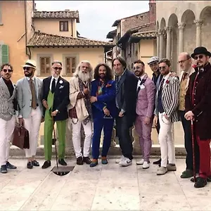 https://vasari-home.it-tuscanyhotel.com